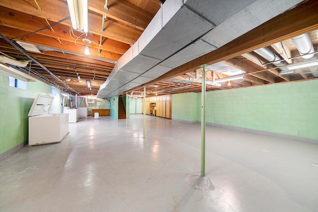 basement featuring washer / dryer