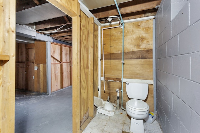 bathroom featuring toilet