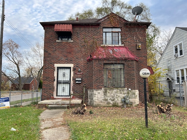 view of front property featuring a front yard