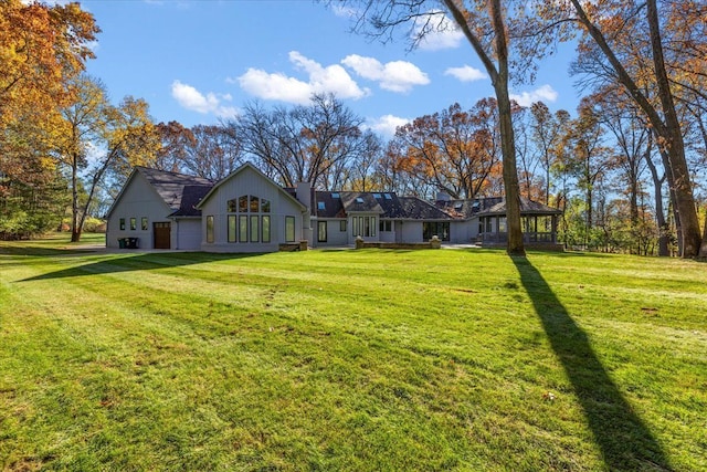 view of front of property with a front yard