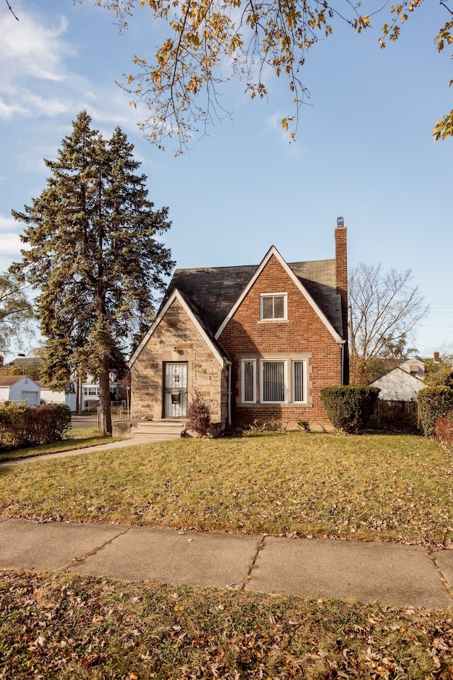 view of front of home with a front yard