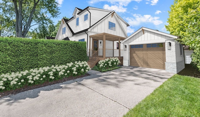 view of front facade with a garage