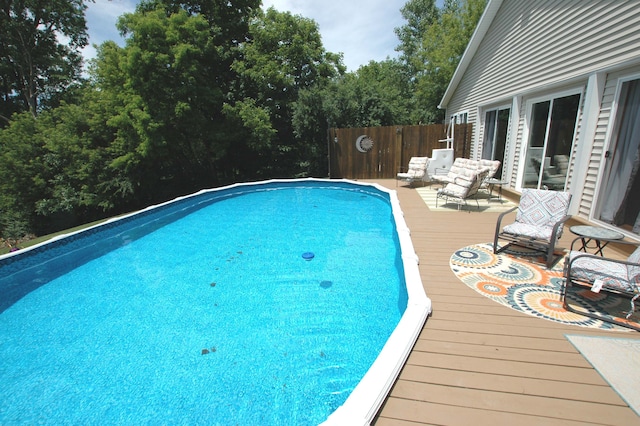 view of swimming pool