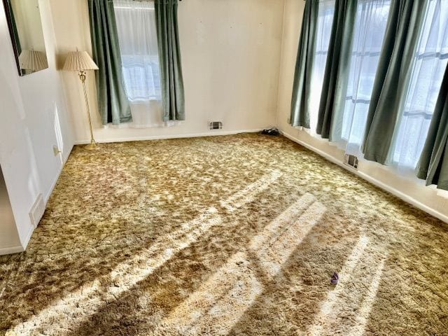 empty room featuring carpet