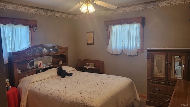 bedroom featuring ceiling fan