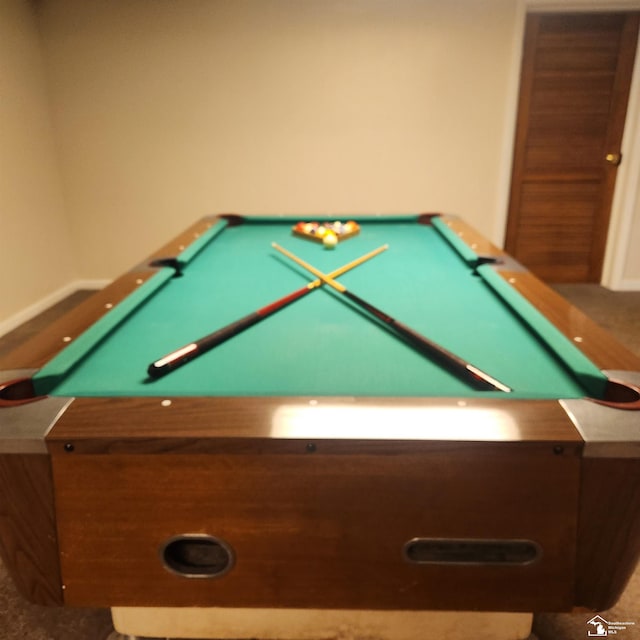 rec room featuring pool table