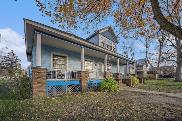 view of front of home featuring a porch