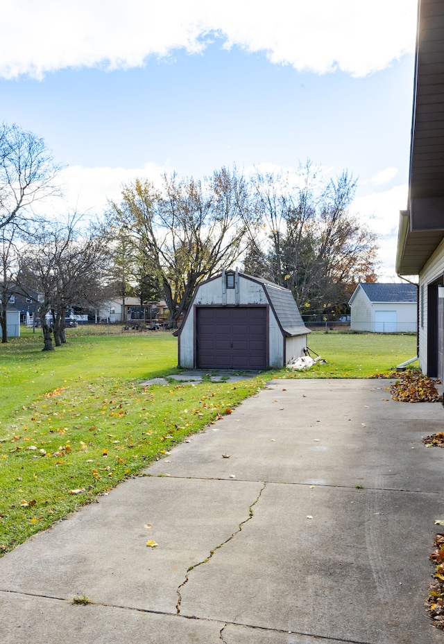 exterior space with a yard