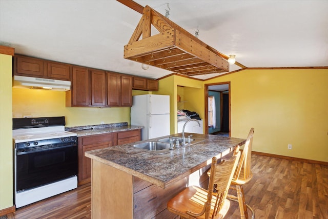 11230 E Pakes Rd, Crystal, MI 48818