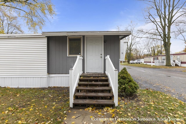 100 Inca Dr SW, Grand Rapids, MI 49548 - view of exterior entry