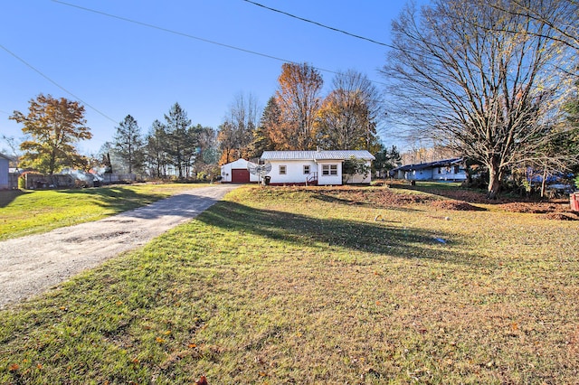 view of front of house featuring a front yard