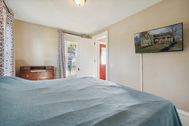 bedroom with carpet flooring