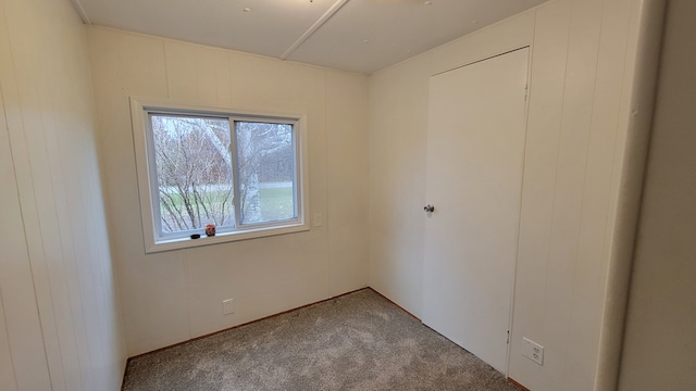 spare room with carpet flooring