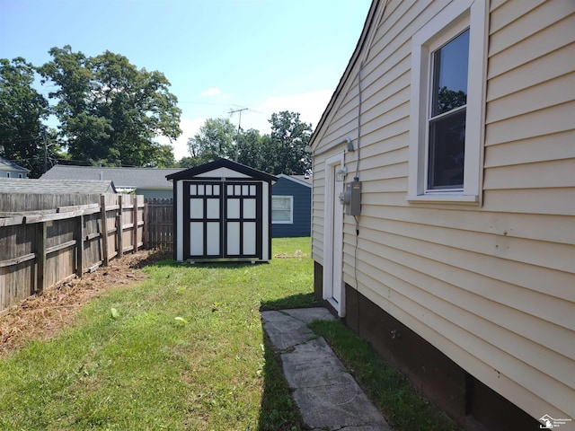 113 Walnut St, Brooklyn, MI 49230 - view of yard featuring a storage shed