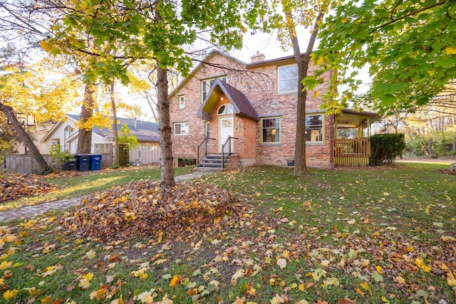 view of front of house with a front yard