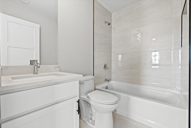 36135 Parkdale St Unit 5, Livonia, MI 48150 - full bath featuring toilet, shower / washtub combination, and vanity