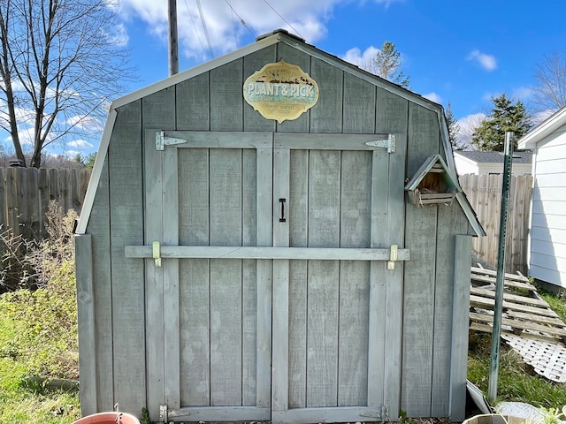 view of outbuilding