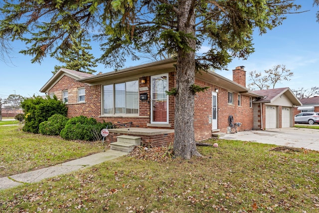 single story home featuring a front yard and a garage