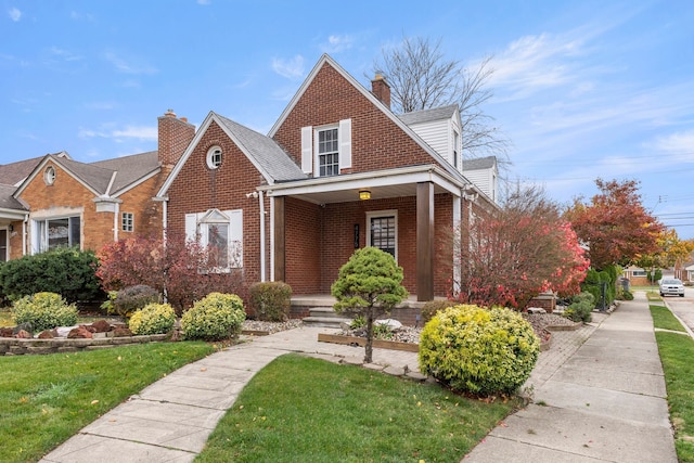 view of front of house with a front yard