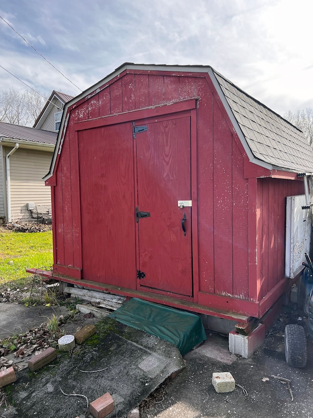 view of outbuilding