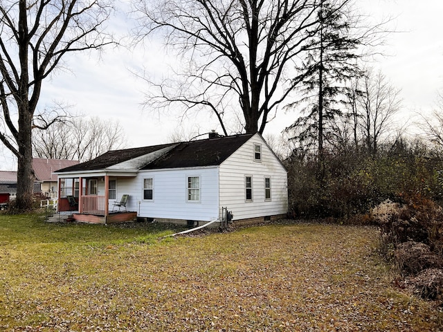 exterior space with a yard