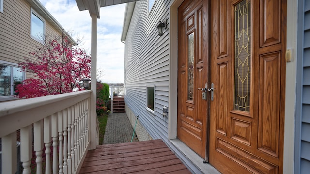 balcony featuring covered porch