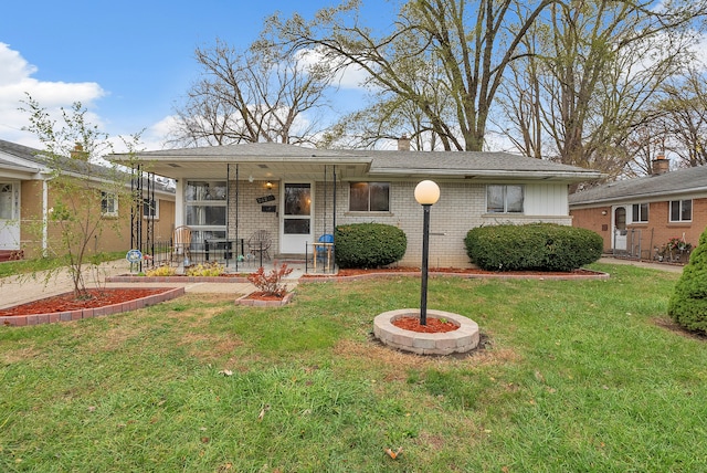 view of front of house with a front yard