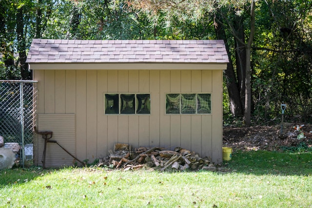 view of outbuilding