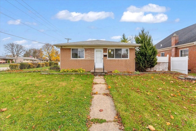 view of front of house with a front yard