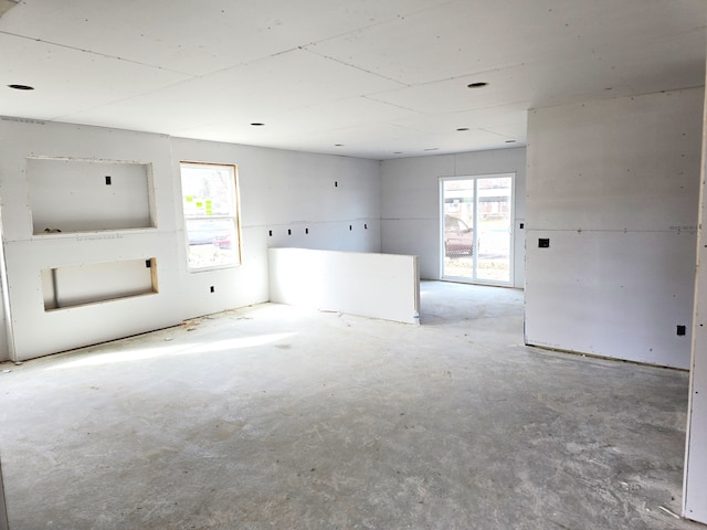 18750 14 Mile Rd, Roseville, MI 48066 - view of unfurnished room