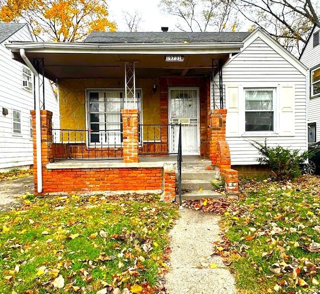 view of front facade with covered porch