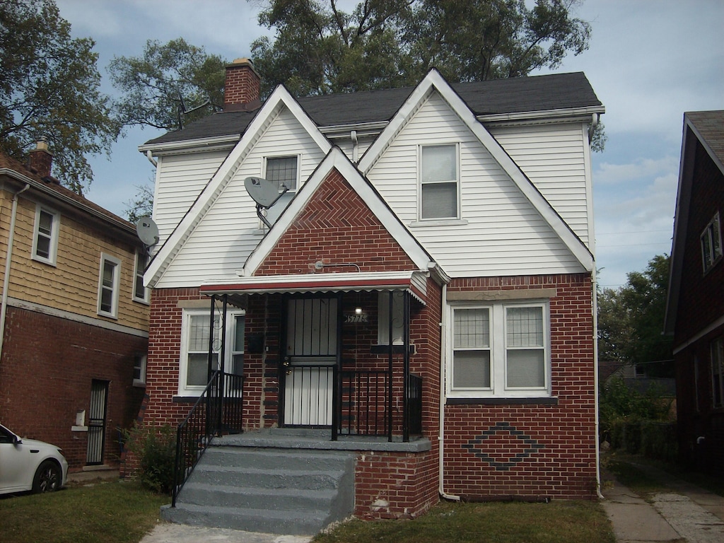 view of front facade