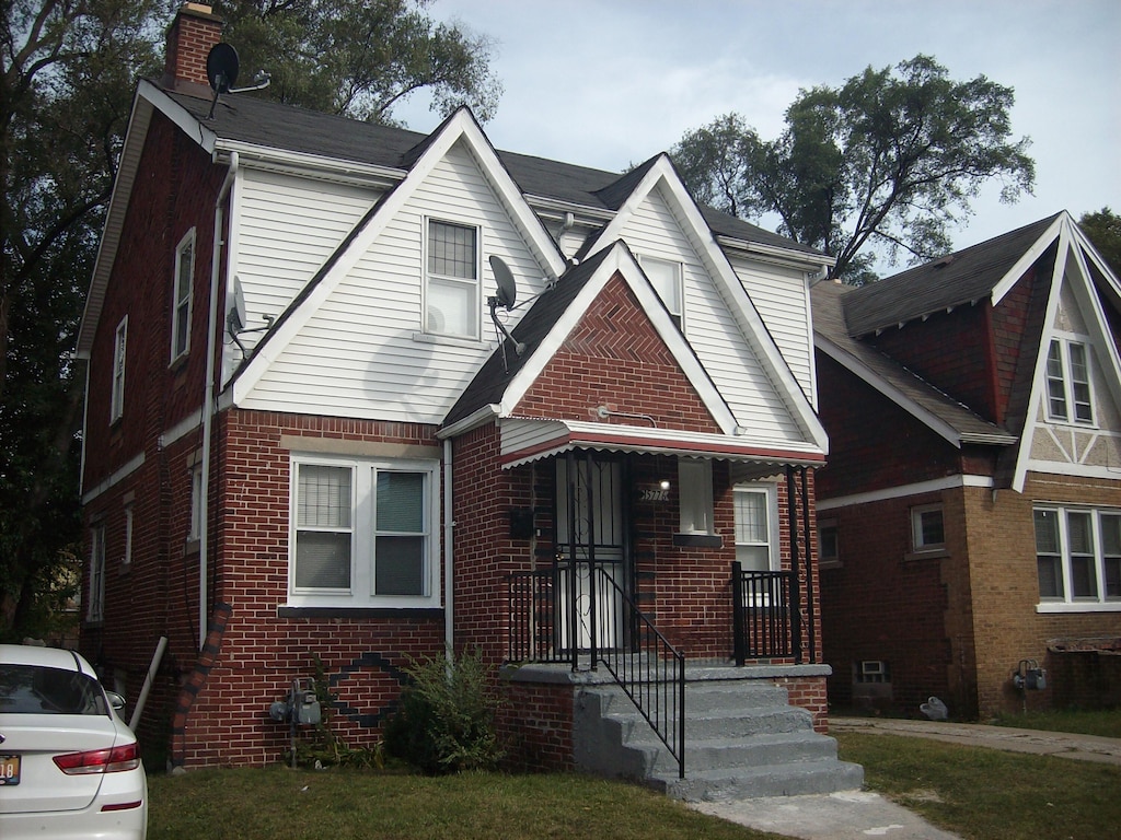 view of front facade