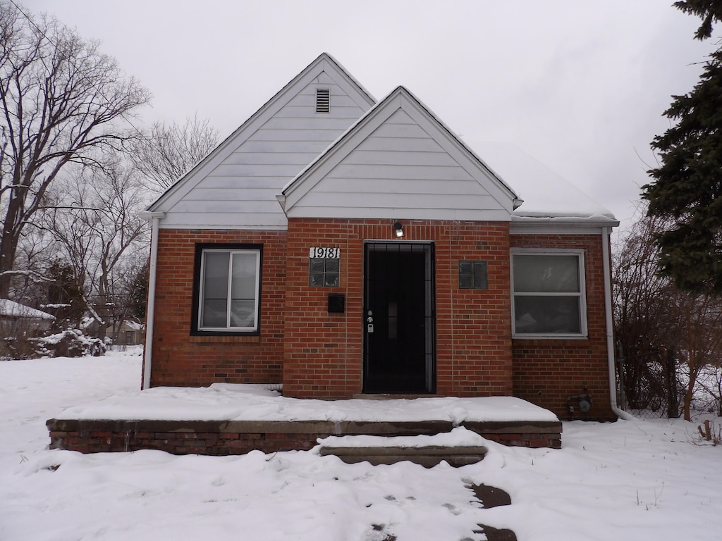 view of front of property