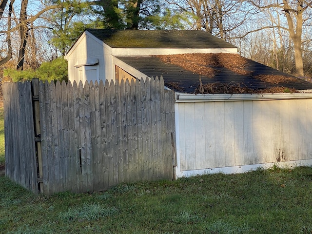 2298 S Term St, Burton, MI 48519 - view of side of home