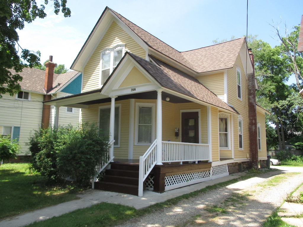 view of front of house with a porch