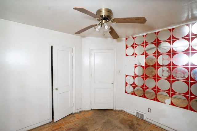 unfurnished room featuring ceiling fan