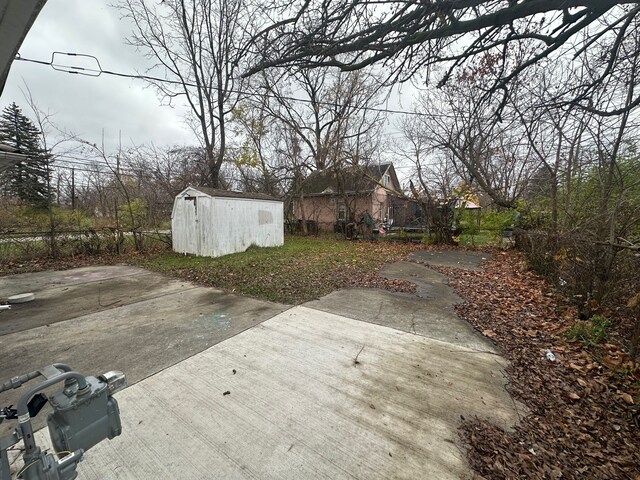 20511 Lyndon St, Detroit, MI 48223 - view of patio / terrace