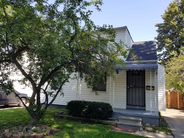 view of front of property