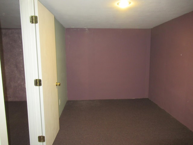 spare room featuring carpet flooring