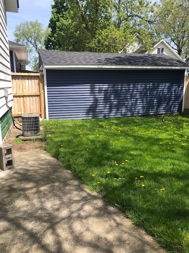 view of yard featuring cooling unit