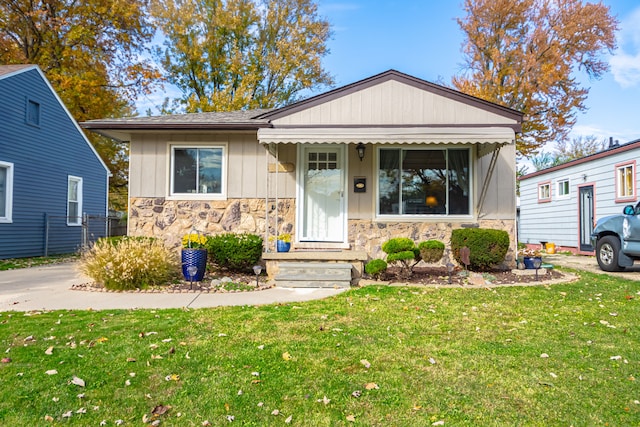 22701 Lake Dr, Saint Clair Shores MI, 48082, 3 bedrooms, 1 bath house for sale