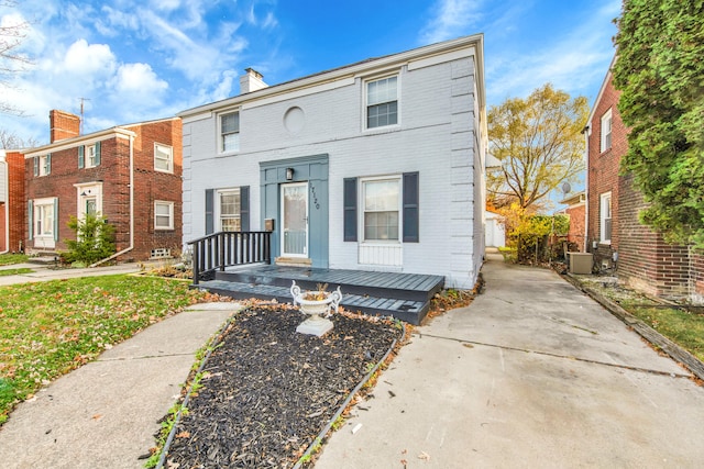 view of front of property featuring central AC