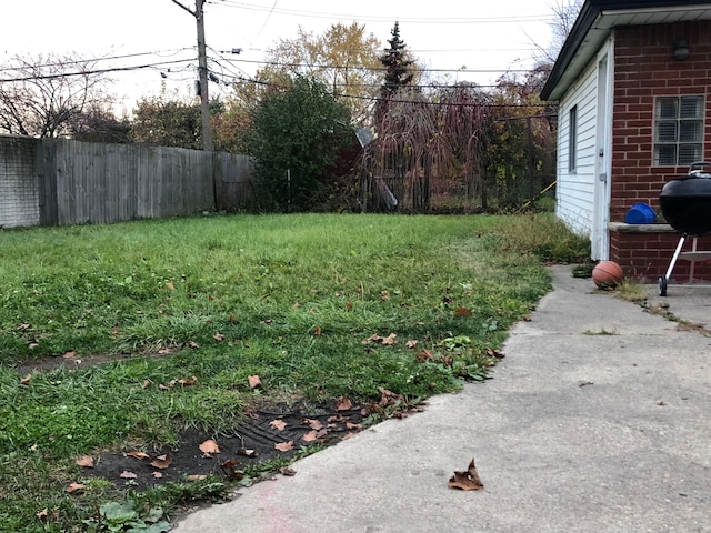 29161 Schoenherr Rd, Warren, MI 48088 - view of yard