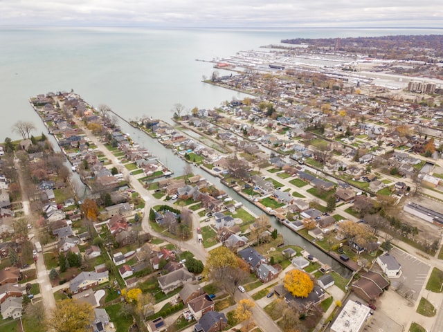 Listing photo 3 for 22428 Statler St, Saint Clair Shores MI 48081