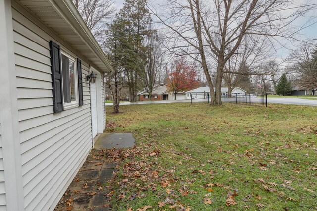 21734 N Channel Pkwy, Edwardsburg, MI 49112 - view of yard