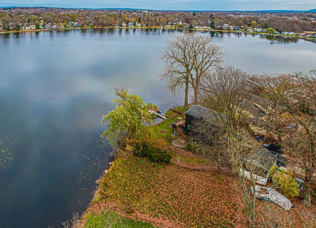 1225 Grove Point Dr, White Lake, MI 48386