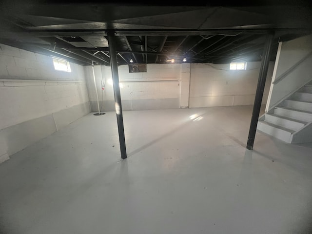 1060 Cross St, Saginaw, MI 48602 - below grade area with stairway