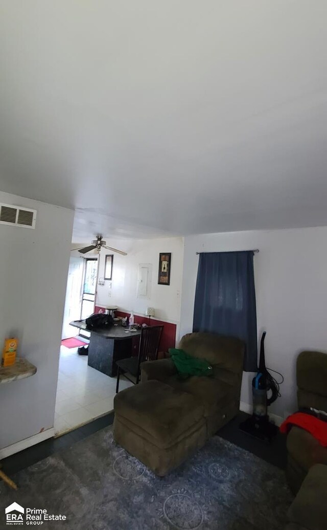 3412 Comstock Ave, Flint, MI 48504 - view of living area