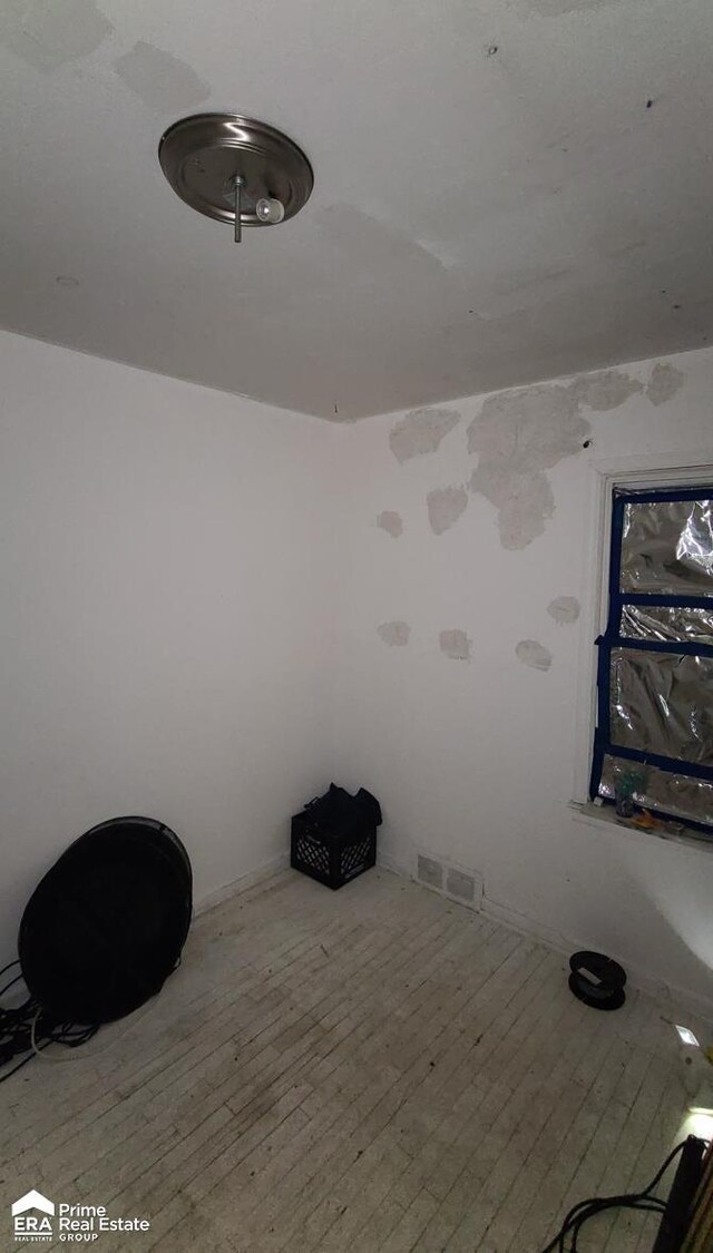 3412 Comstock Ave, Flint, MI 48504 - interior space with wood-type flooring